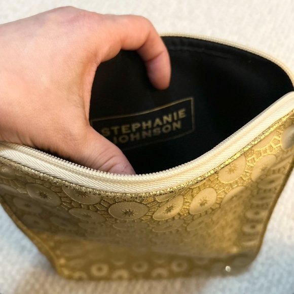 Stephanie Johnson Gold Mumbai iPad Case New Condition - Picture 3 of 5